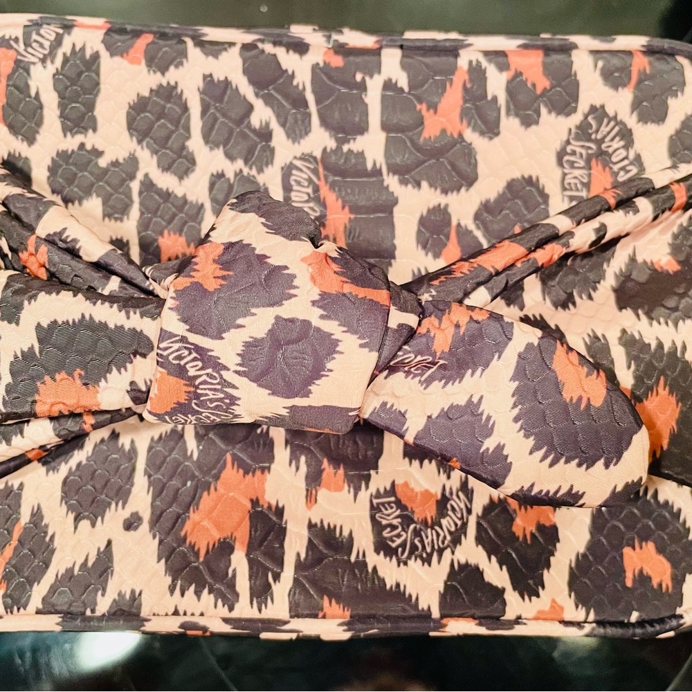 Victoria’s Secret Zippered Cosmetic Case - Picture 3 of 8
